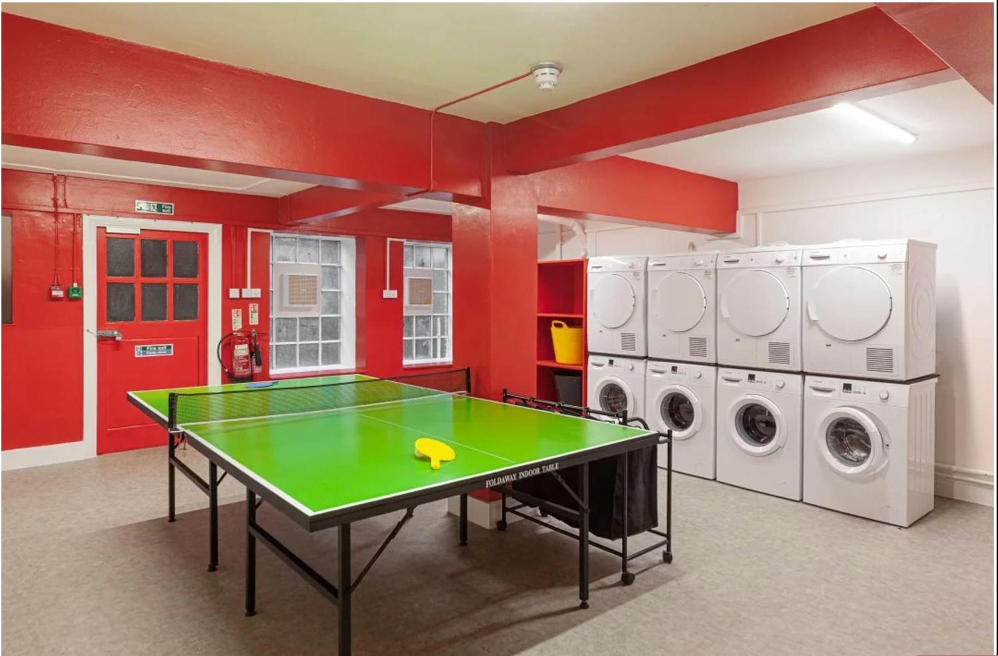 Spacious Room With Shared Facilities 伦敦 外观 照片