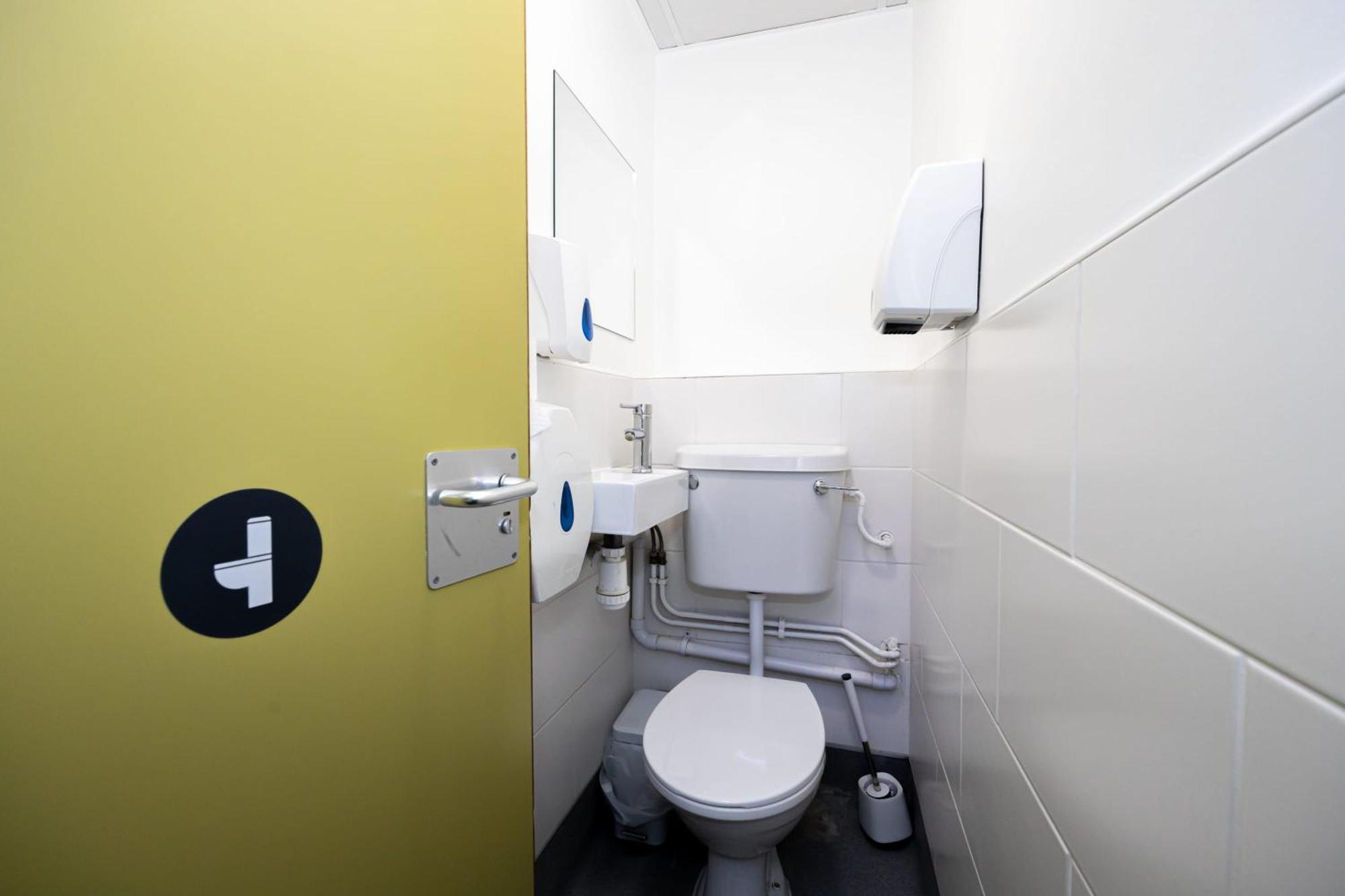 Spacious Room With Shared Facilities 伦敦 外观 照片