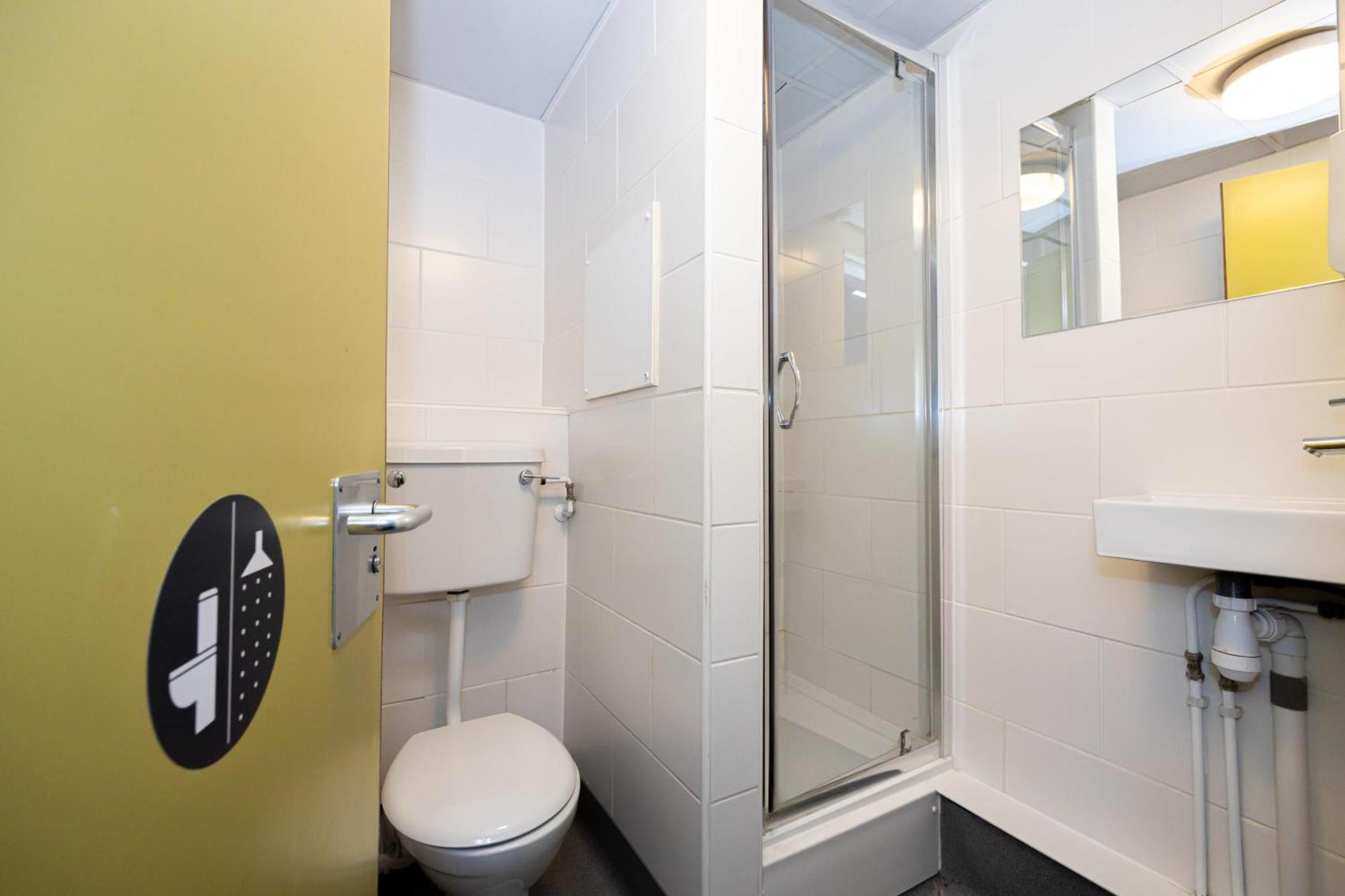 Spacious Room With Shared Facilities 伦敦 外观 照片